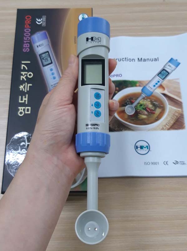Khúc xạ kế đo độ mặn trong thực phẩm SB-1500PRO HM Digital