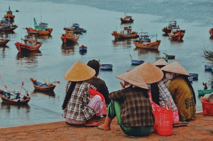 Phụ nũ làng chài