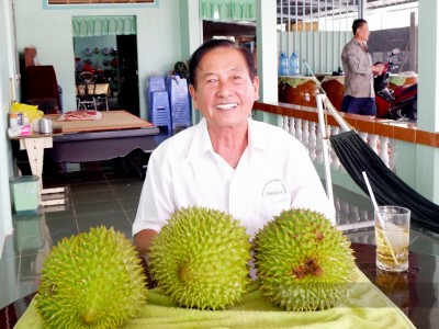 Một tỷ phú trồng sầu riêng ở tỉnh Hậu Giang được bình chọn là 